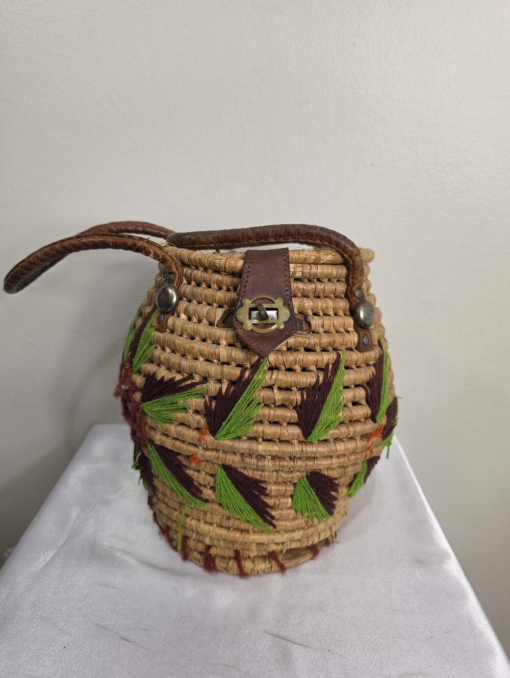 Vintage Woven Straw Bucket Bag with Green & Brown Embroidery - Picture 2 of 12